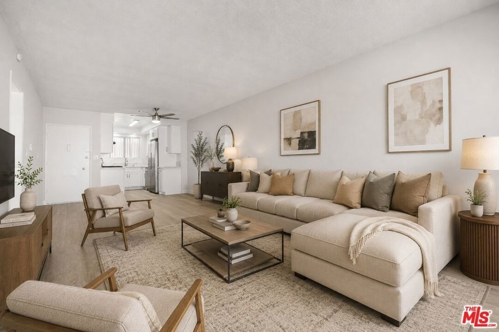 1030 N Orange Grove Avenue - Photo 1