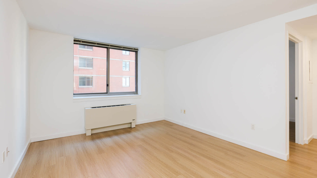 400 West 37th St - Photo 65