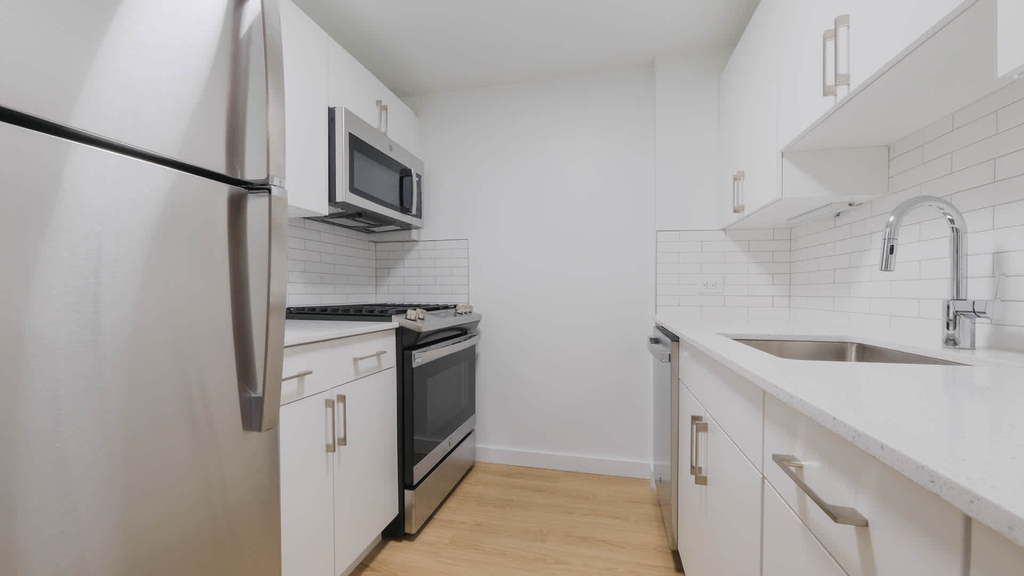 400 West 37th St - Photo 57