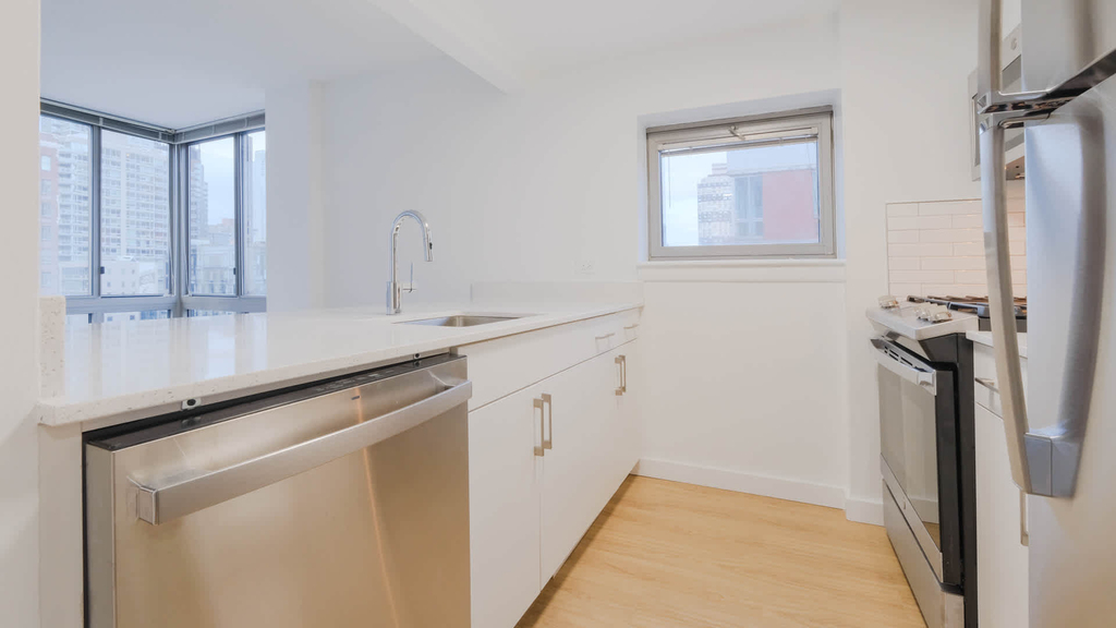 400 West 37th St - Photo 40