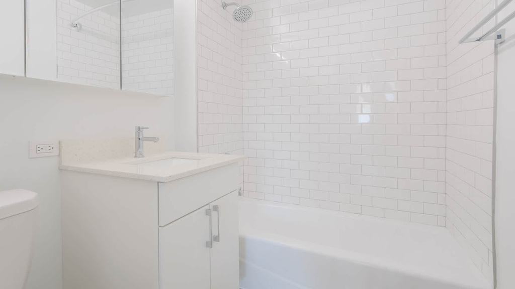400 West 37th St - Photo 9