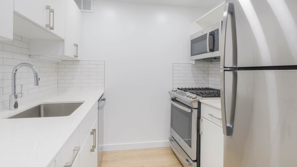 400 West 37th St - Photo 26