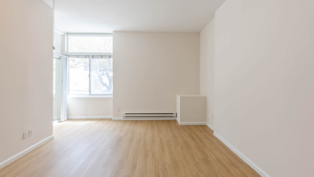 One Saint Francis Pl. - Photo 16