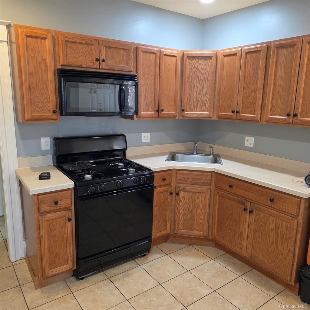 35 Manitou Avenue - Photo 1