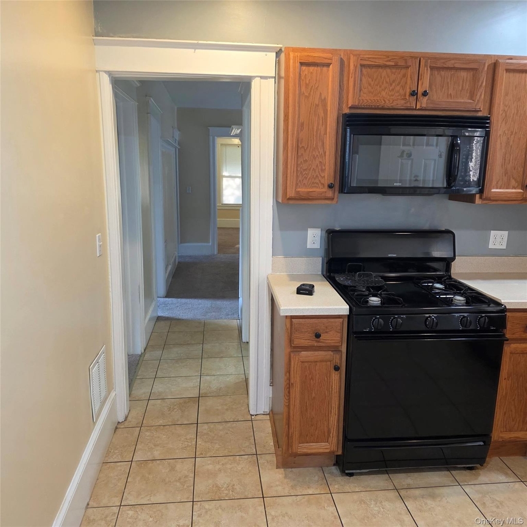 35 Manitou Avenue - Photo 2