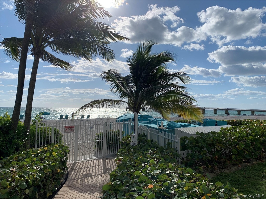 16711 Collins Avenue - Photo 10