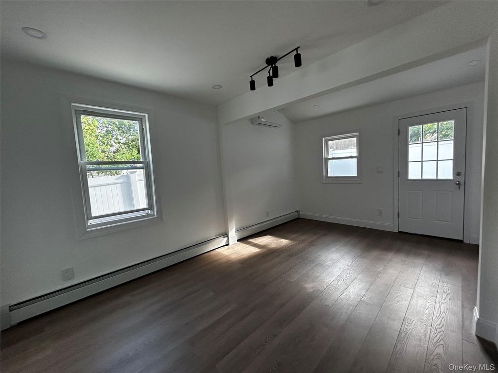 6446 217th - Photo 2