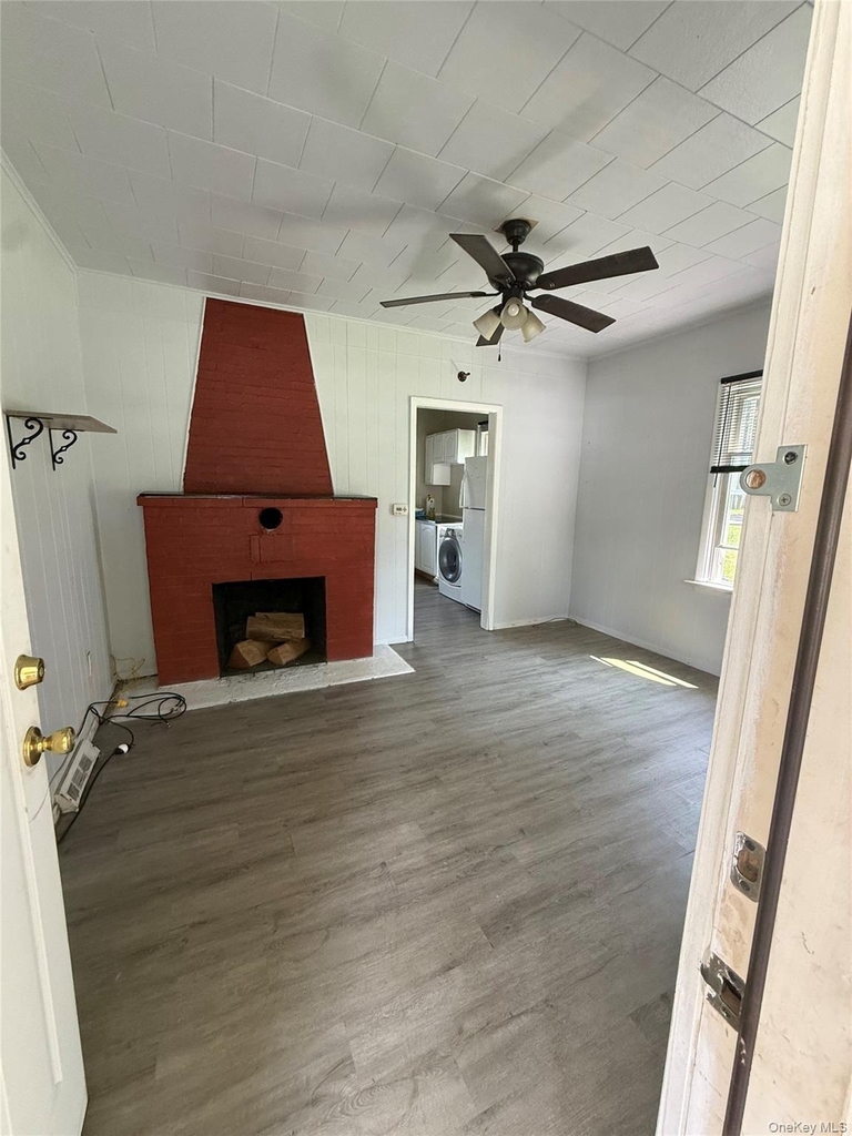 15 Court Avenue - Photo 3