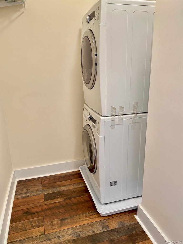 22 Washington Ave, 2nd - Photo 8