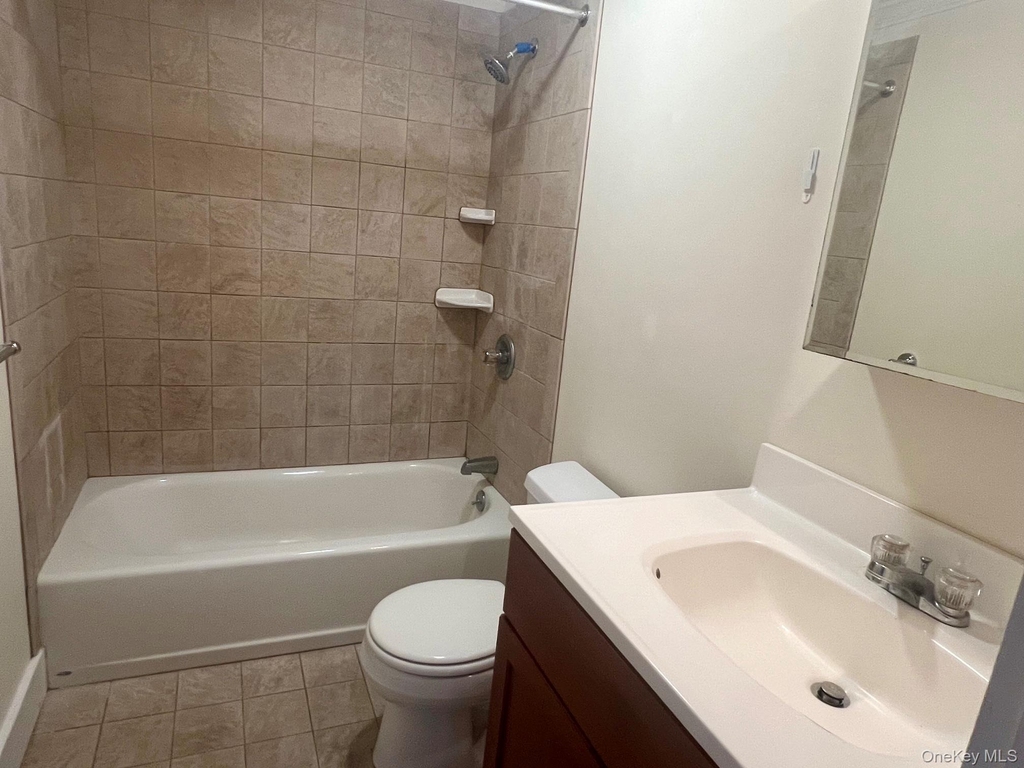 22 Washington Ave, 2nd - Photo 14