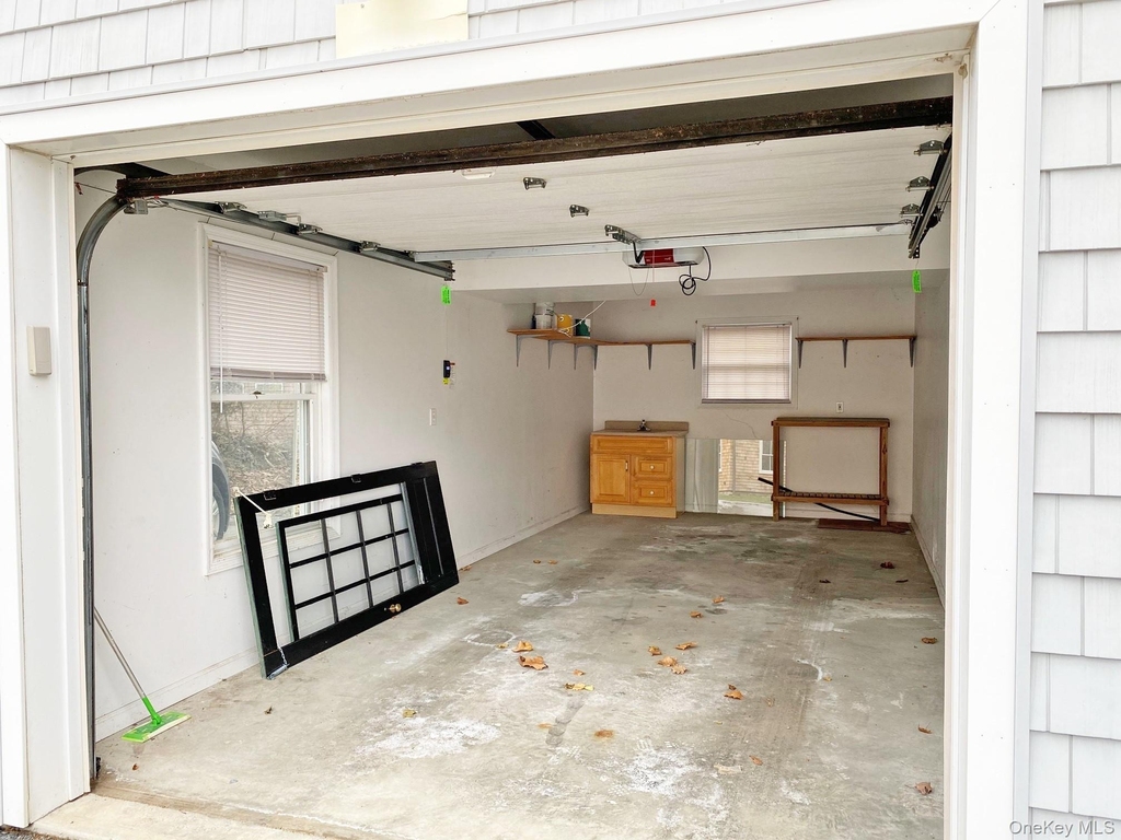 22 Washington Ave, 2nd - Photo 5