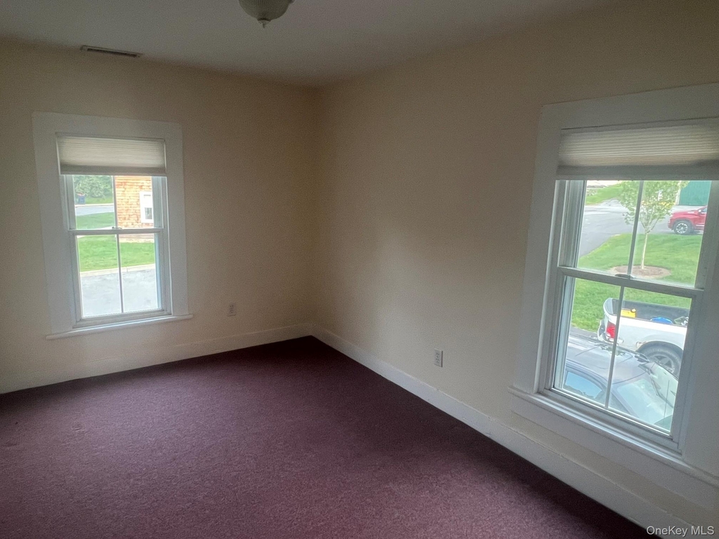 22 Washington Ave, 2nd - Photo 12