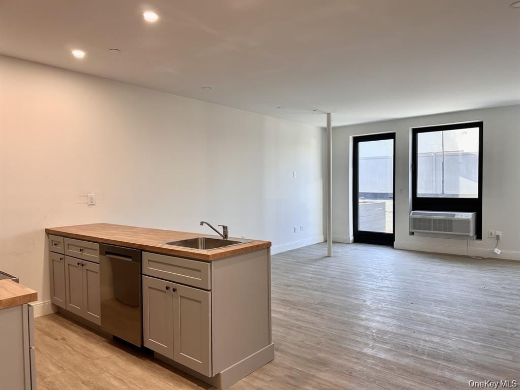 362 W Merrick Road - Photo 6