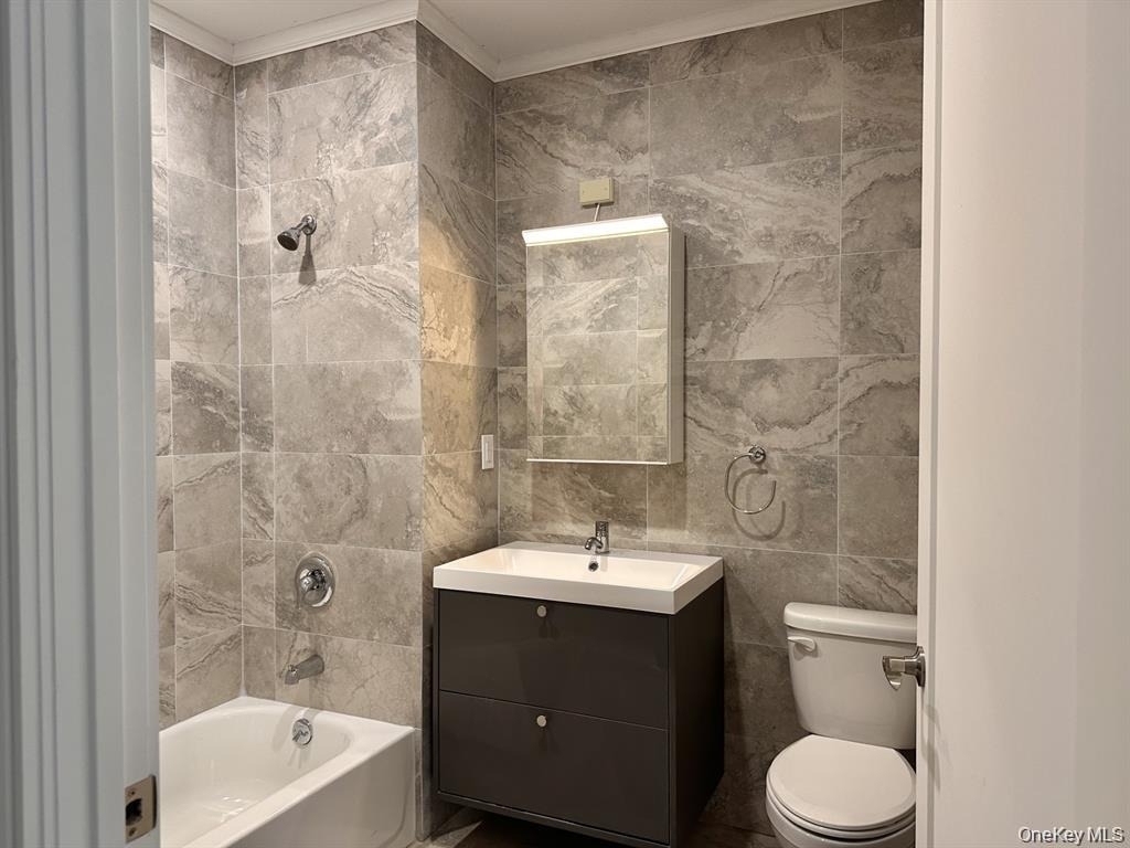 362 W Merrick Road - Photo 3