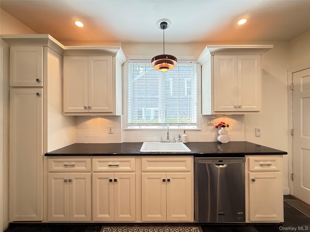31 Jacobson Avenue - Photo 8
