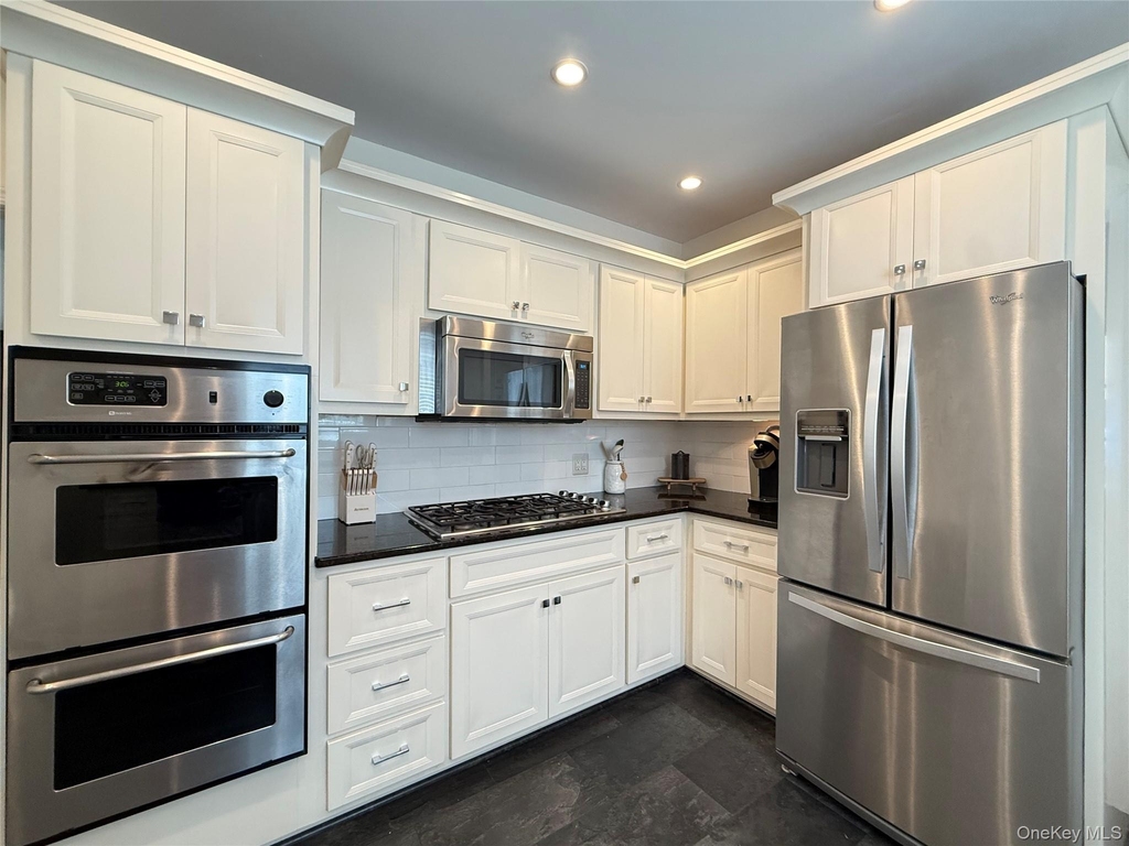 31 Jacobson Avenue - Photo 7