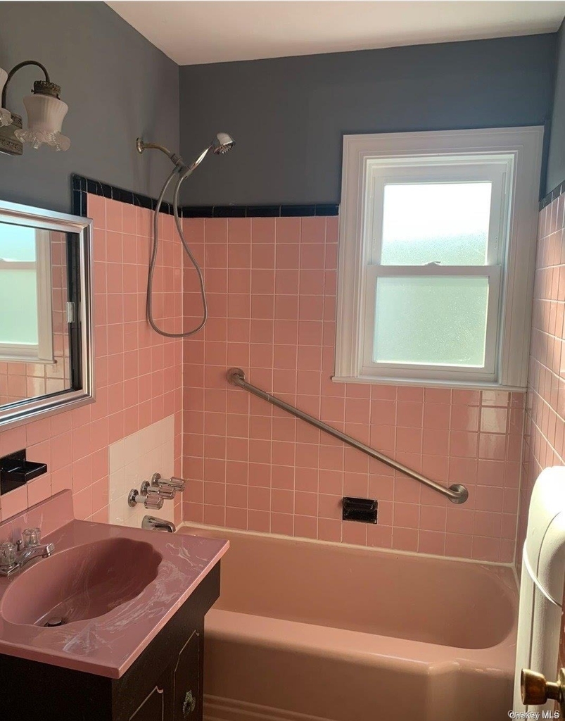 136-25 62nd Avenue - Photo 10