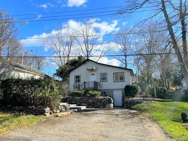 56 Geneva Drive - Photo 2