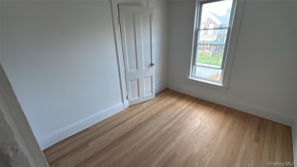 20 Benton Avenue - Photo 8