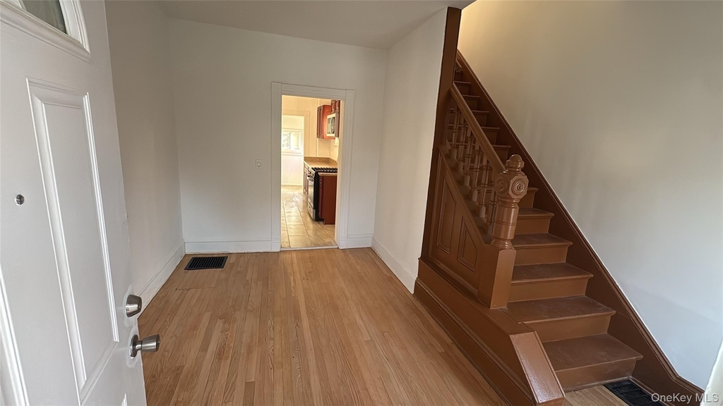 20 Benton Avenue - Photo 1