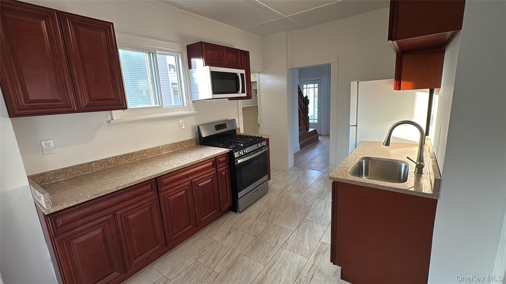 20 Benton Avenue - Photo 2