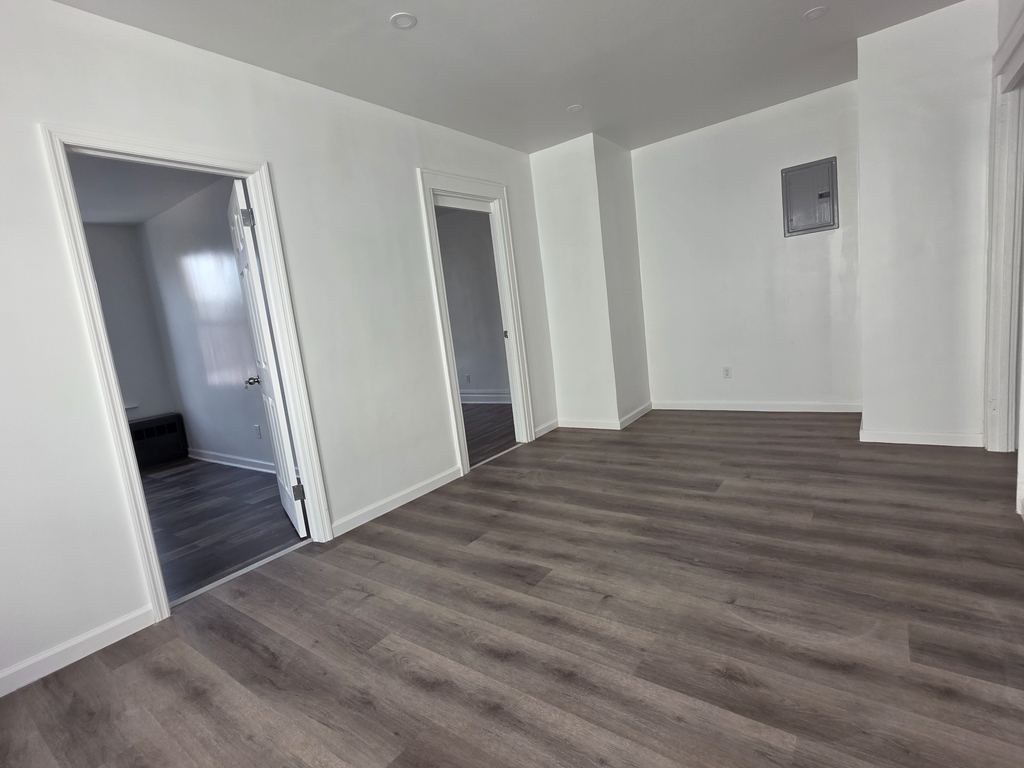 2226 63rd Street - Photo 3