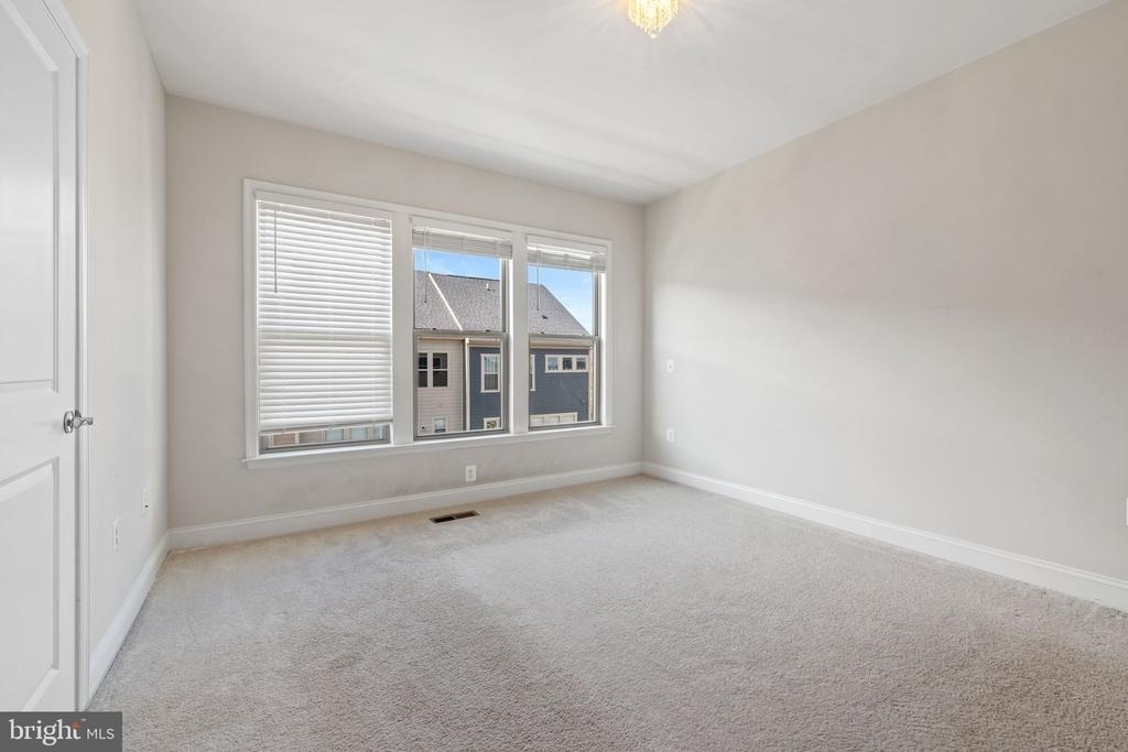 1953 Greenbriar Hall Road - Photo 14