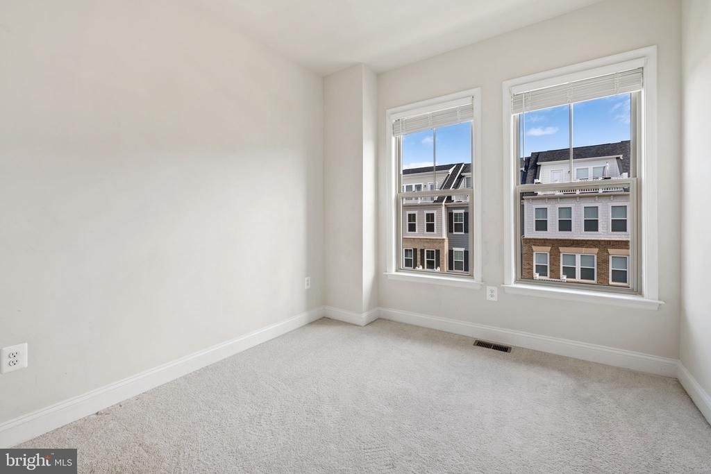 1953 Greenbriar Hall Road - Photo 18