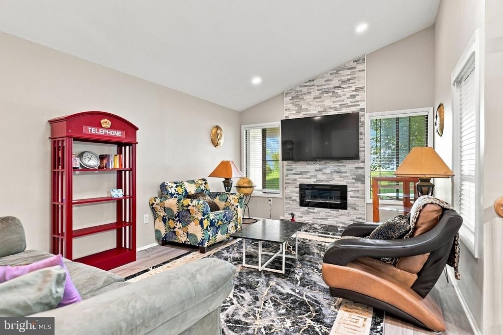 109 Biscayne Court - Photo 12