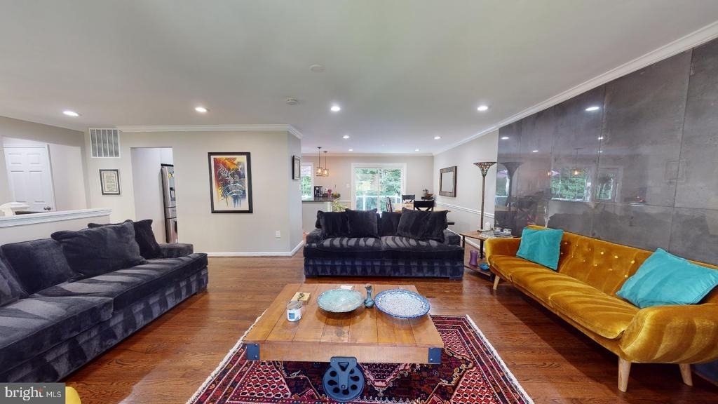 7628 Chancellor Way - Photo 4
