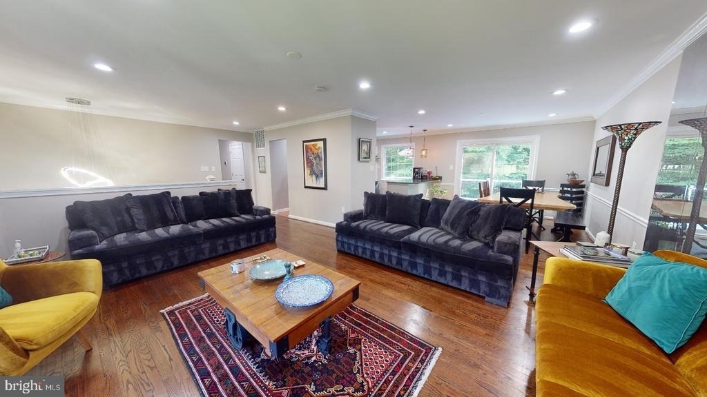 7628 Chancellor Way - Photo 5
