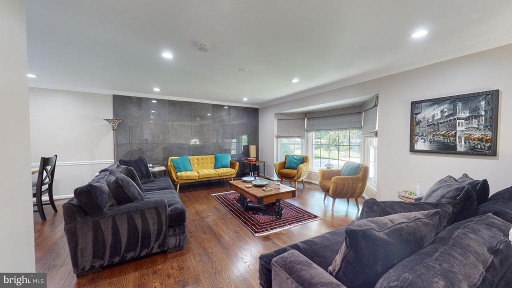 7628 Chancellor Way - Photo 2