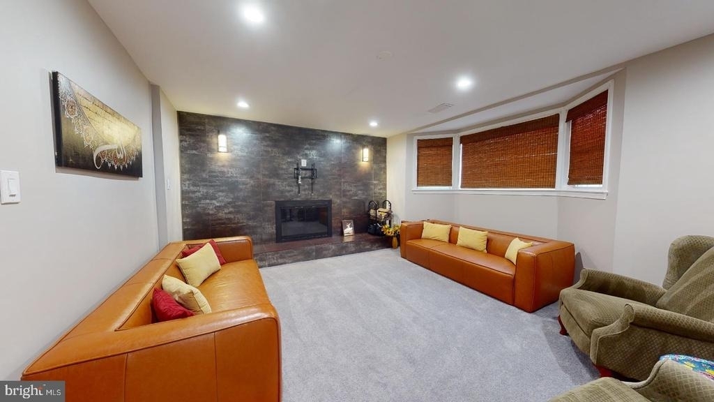 7628 Chancellor Way - Photo 18