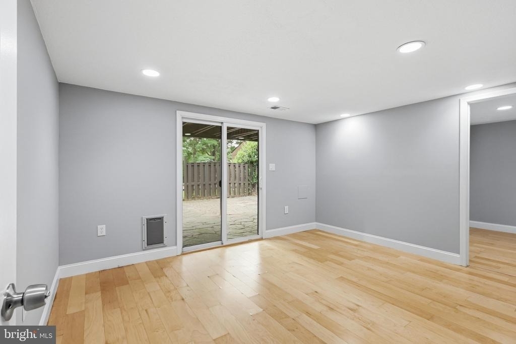 11092 Saffold Way - Photo 22