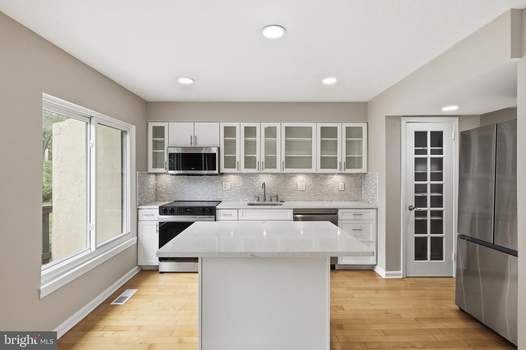11092 Saffold Way - Photo 10
