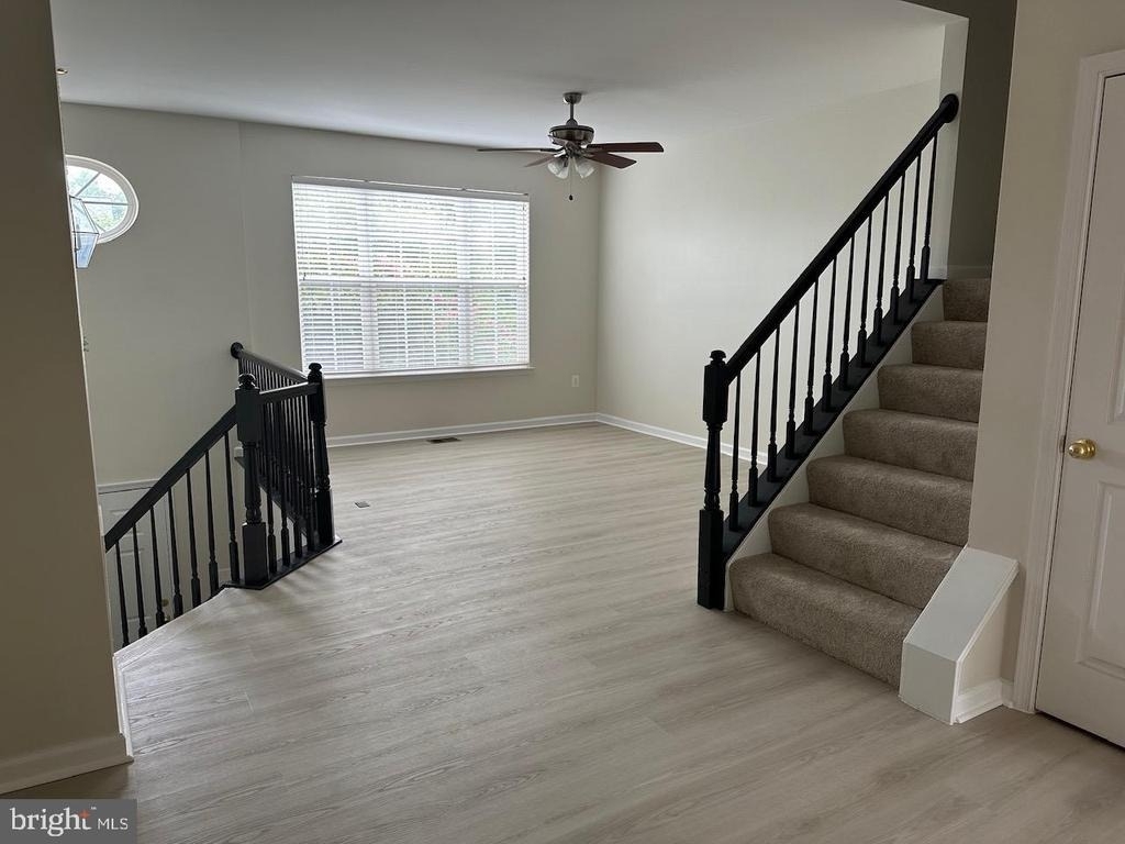 1310 Saunders Drive - Photo 2