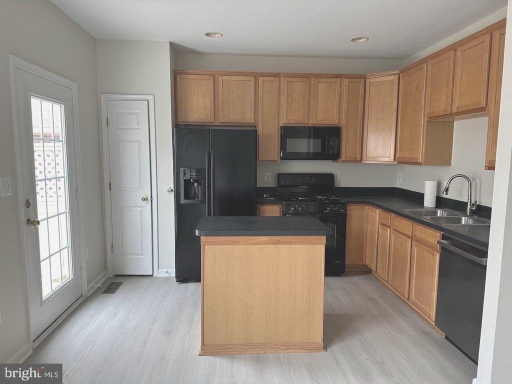 1310 Saunders Drive - Photo 18