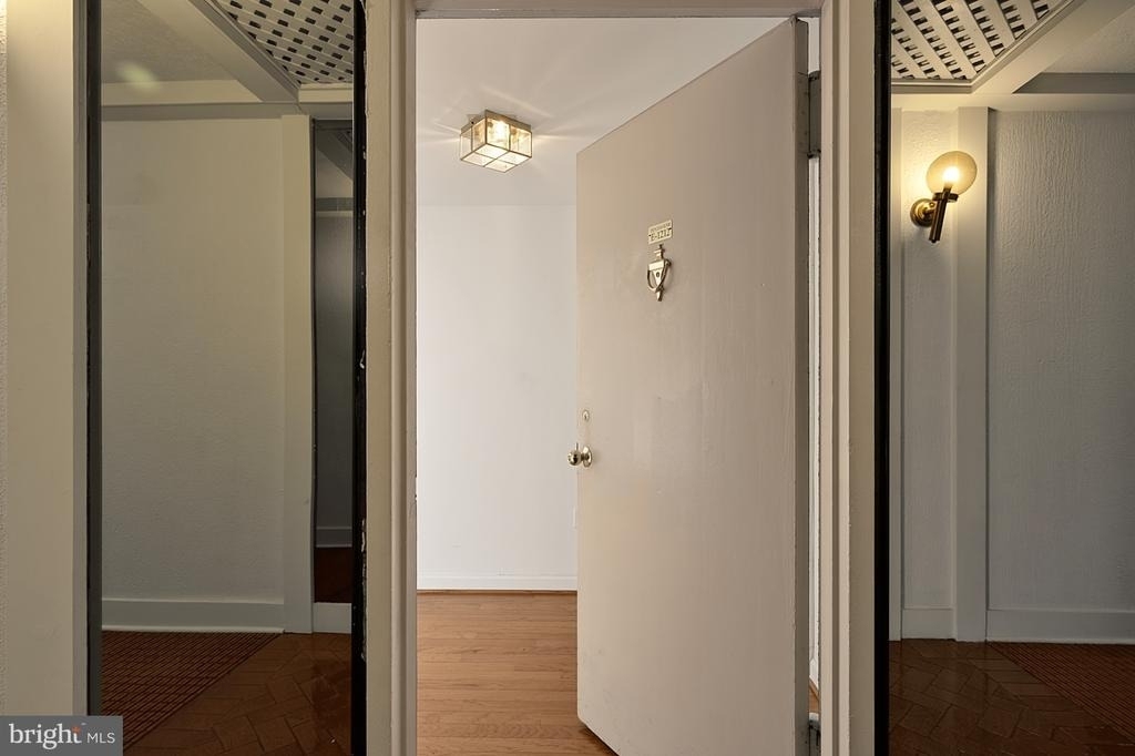 1021 Arlington Boulevard - Photo 1