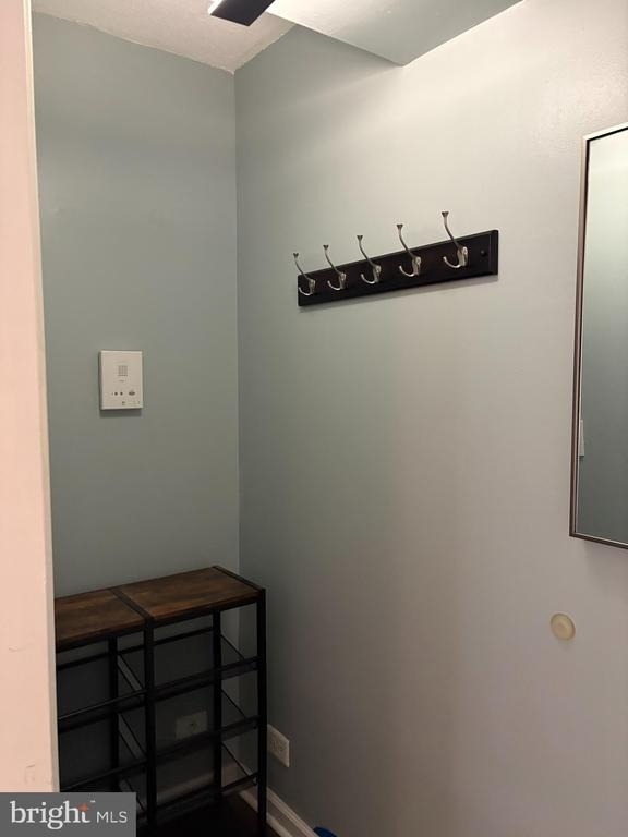 206 N George Mason Drive - Photo 2