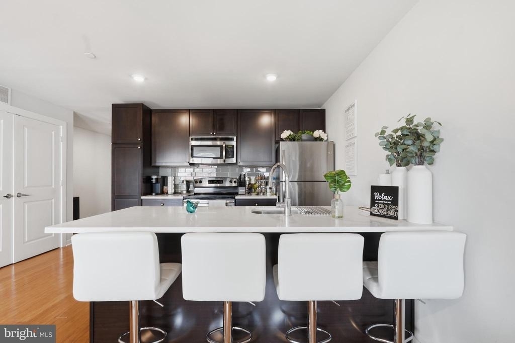 1608 Ridge Avenue - Photo 8