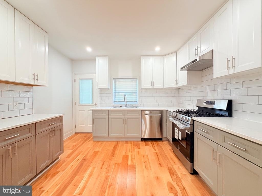2321 S Front Street - Photo 3