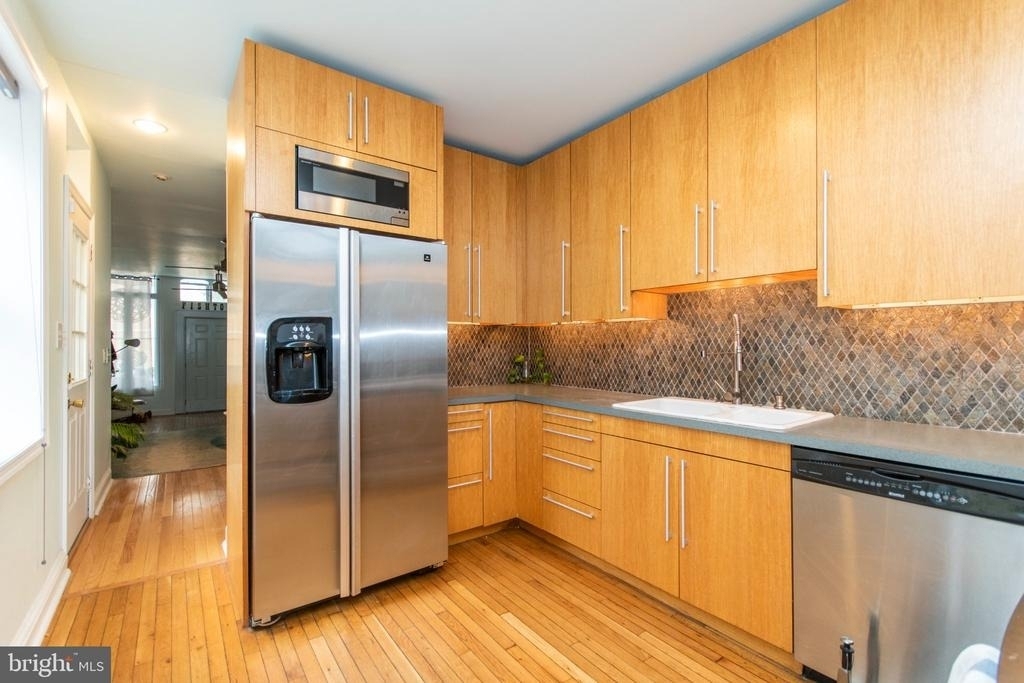 108 Richmond Street - Photo 3