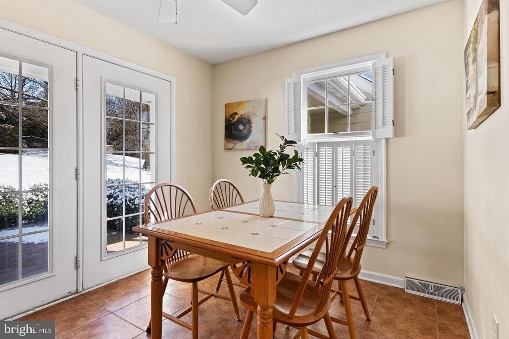 684 Wetherby Lane - Photo 9
