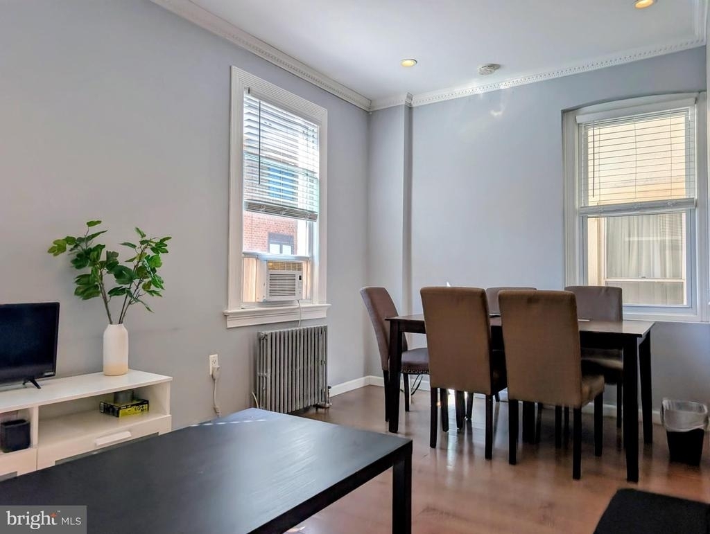 14 Spring St - Photo 0