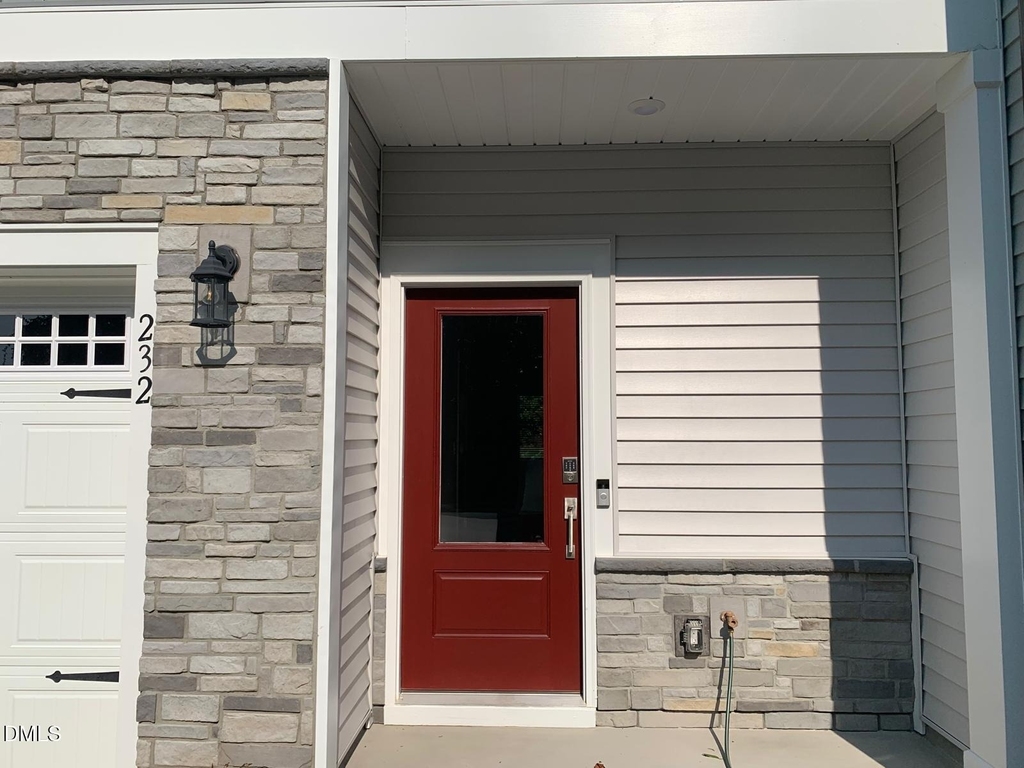 232 Hank Way - Photo 1