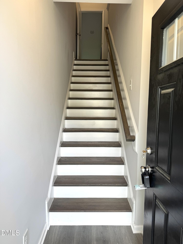 1080 Manorhaven - Photo 3