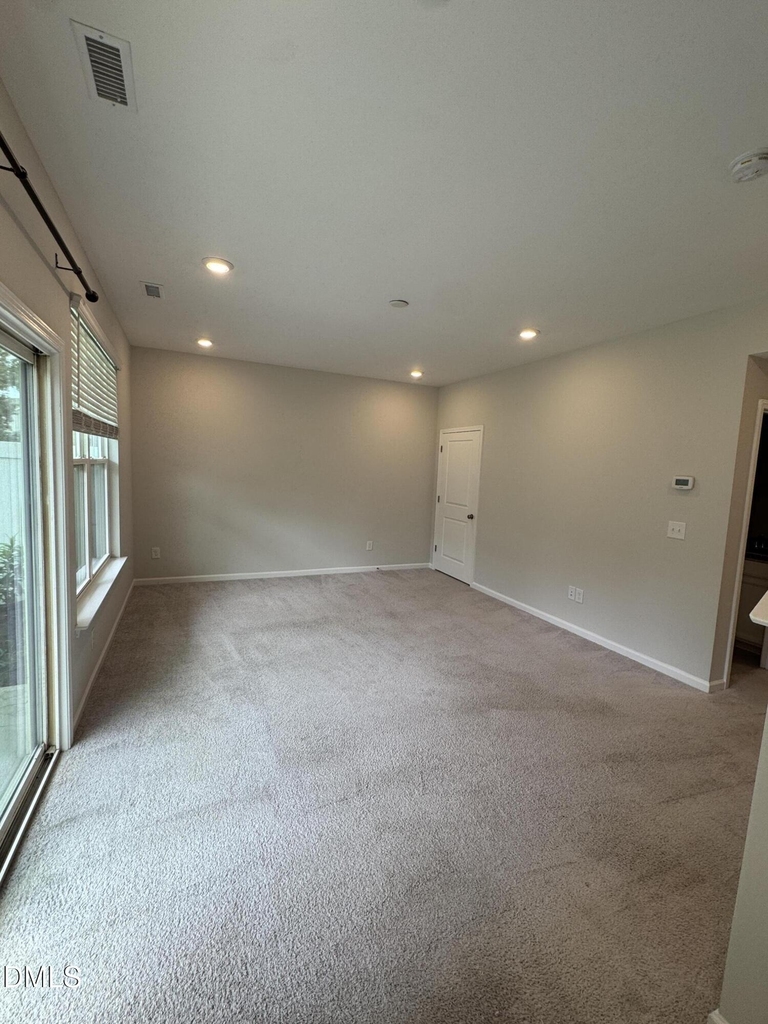 1080 Manorhaven - Photo 6