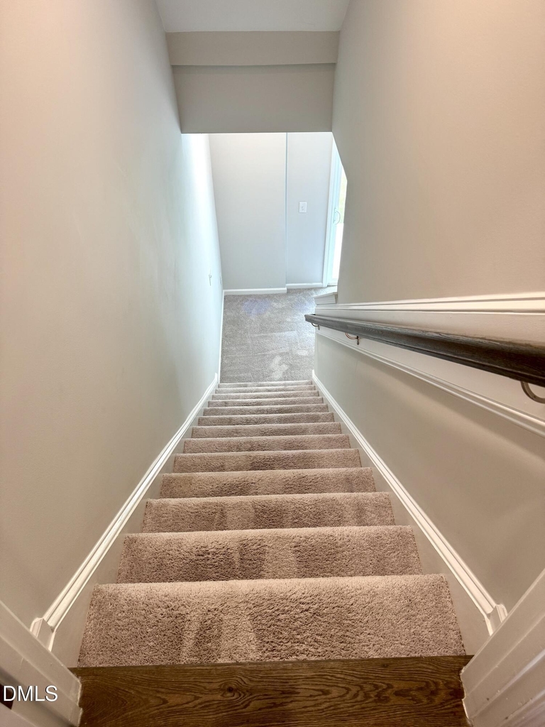 1080 Manorhaven - Photo 4