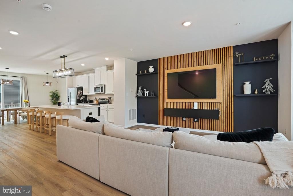 3443 Carnaby Street - Photo 6