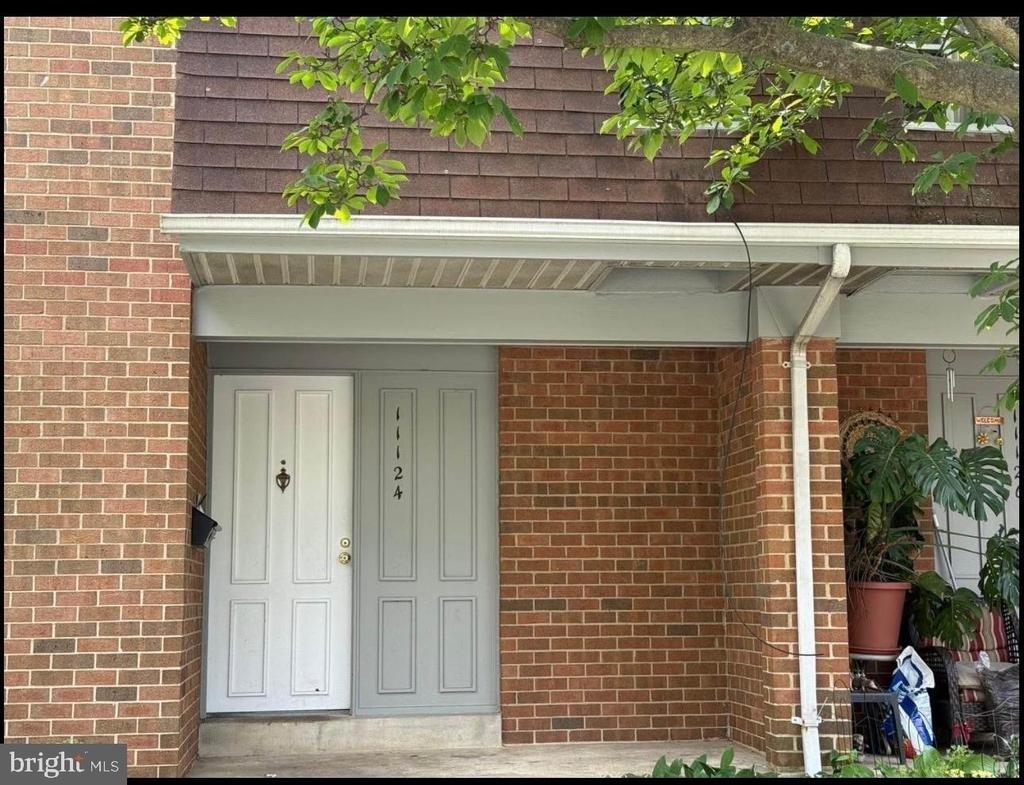 11124 Oak Leaf Drive - Photo 0